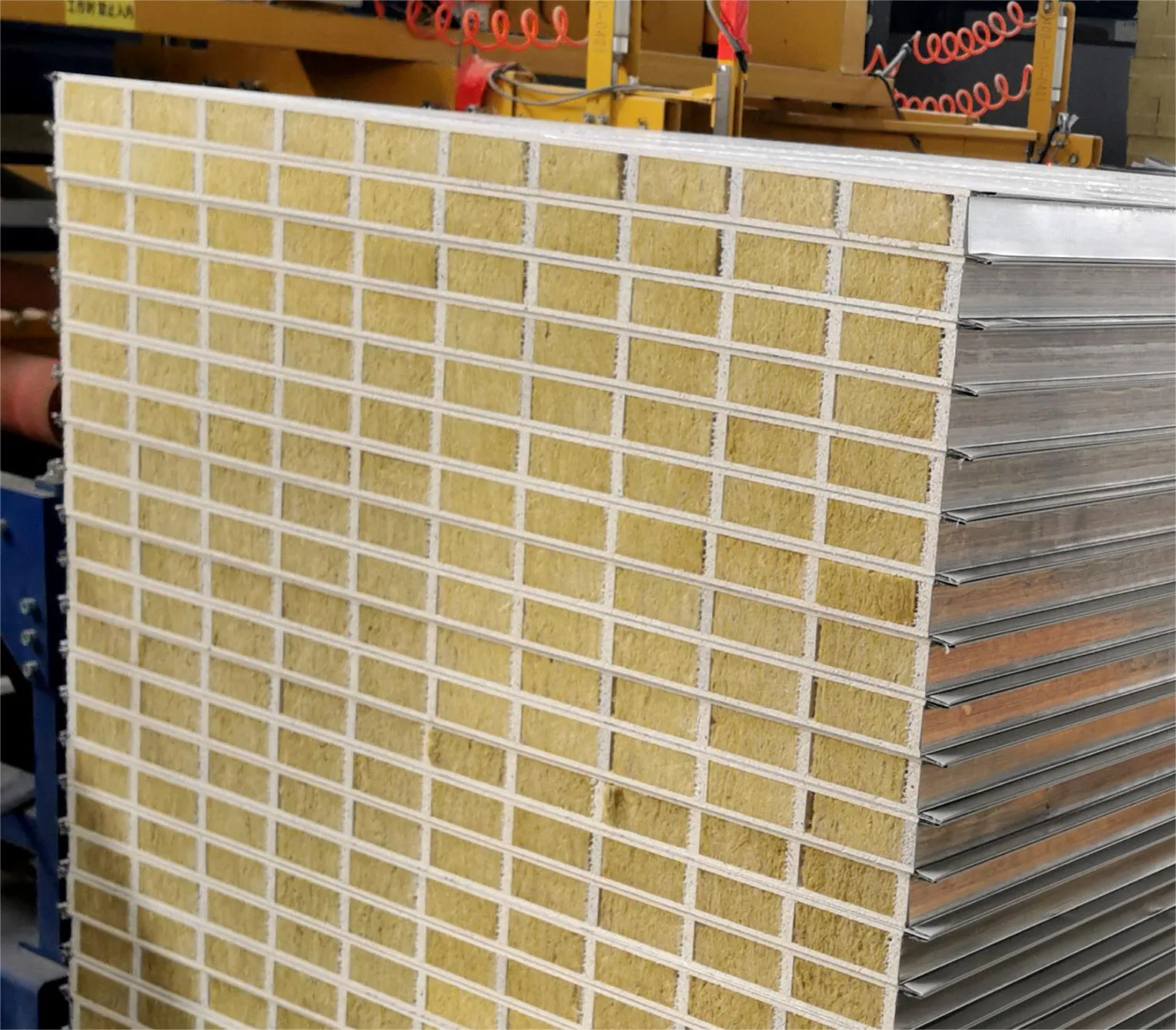 Магнезитовая сэндвич-панель с минватой - Изображение 2